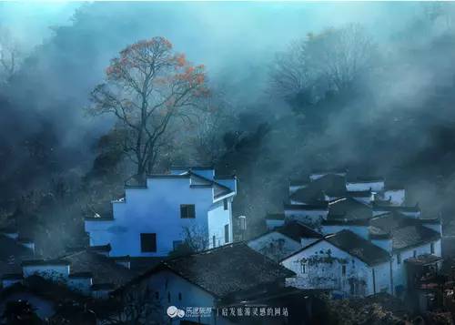 工厂炊烟展现工业之美的独特视角，魅力无限！