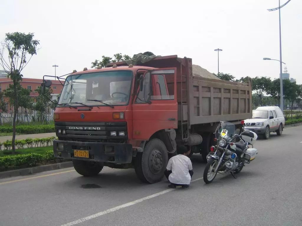 二手泥头车市场深度解析，购买指南与注意事项