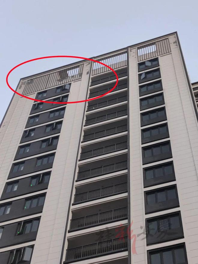 小区外墙脱落实拍图片：小区外墙脱落的相关法律法规 