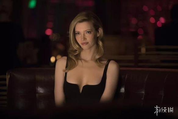 与老妇高潮不断： 