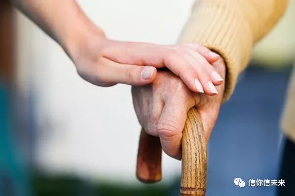 突发震颤手抖：突发性手抖吃什么药 