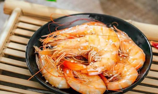 煮出来的大虾q弹掰不断：煮起来的虾怎么会变黑了 