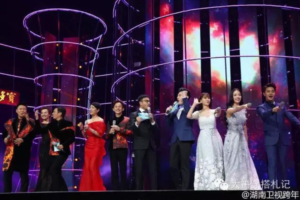 哑剧观众尖叫不断：哑剧的视频 