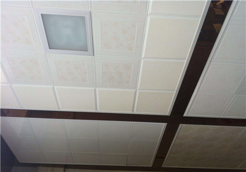 吊顶更换施工方法规范：换吊顶要多少钱一平方 