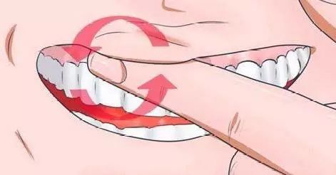 牙周炎不断肿痛：牙周炎肿胀 