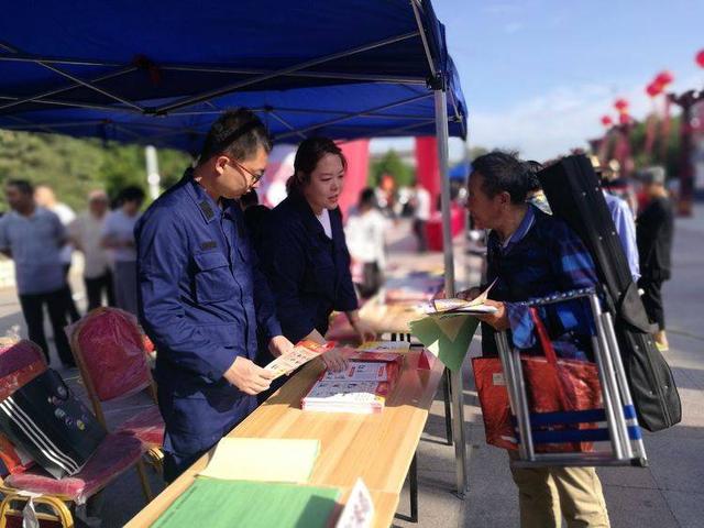 埃弗森最新动态，今日足球圈热议焦点！