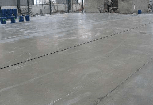 地坪割缝是哪本规范：地坪分隔缝切割时间 