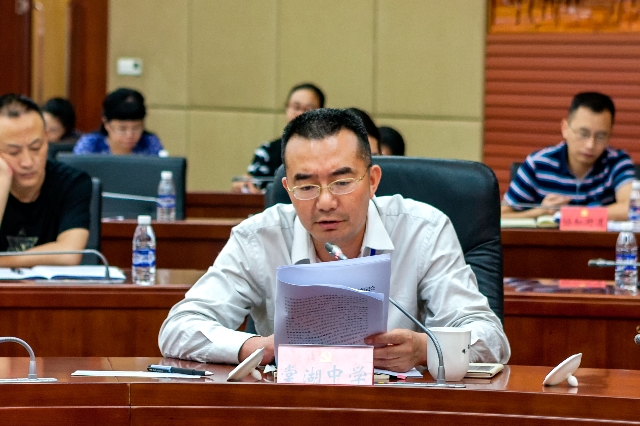 刘凯 抓落实：刘凯被困 