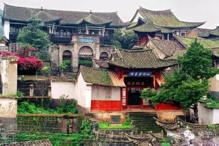 云南十大古城排行榜揭晓，历史韵味与现代风情并存！