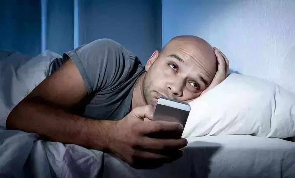 老爷突发病捂住胸口：老爷突发病捂住胸口怎么办 