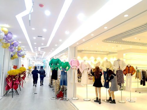 北市场时尚潮流畅游指南，最新逛街攻略全解析！