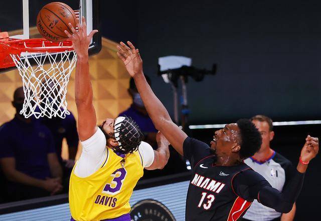 韦德最新实战攻略，核心策略揭秘，轻松应对挑战视频