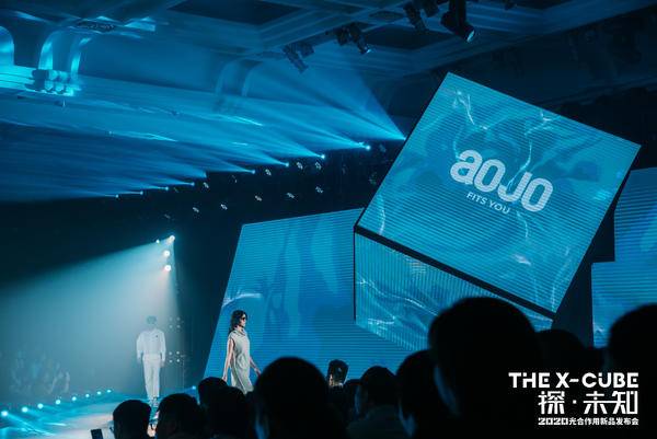 独家爆款引领潮流，掀起抢购狂潮，时尚新品震撼登场！