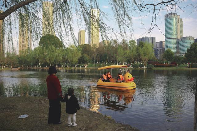 高安公园游玩攻略，必去景点、美食、交通一网打尽！