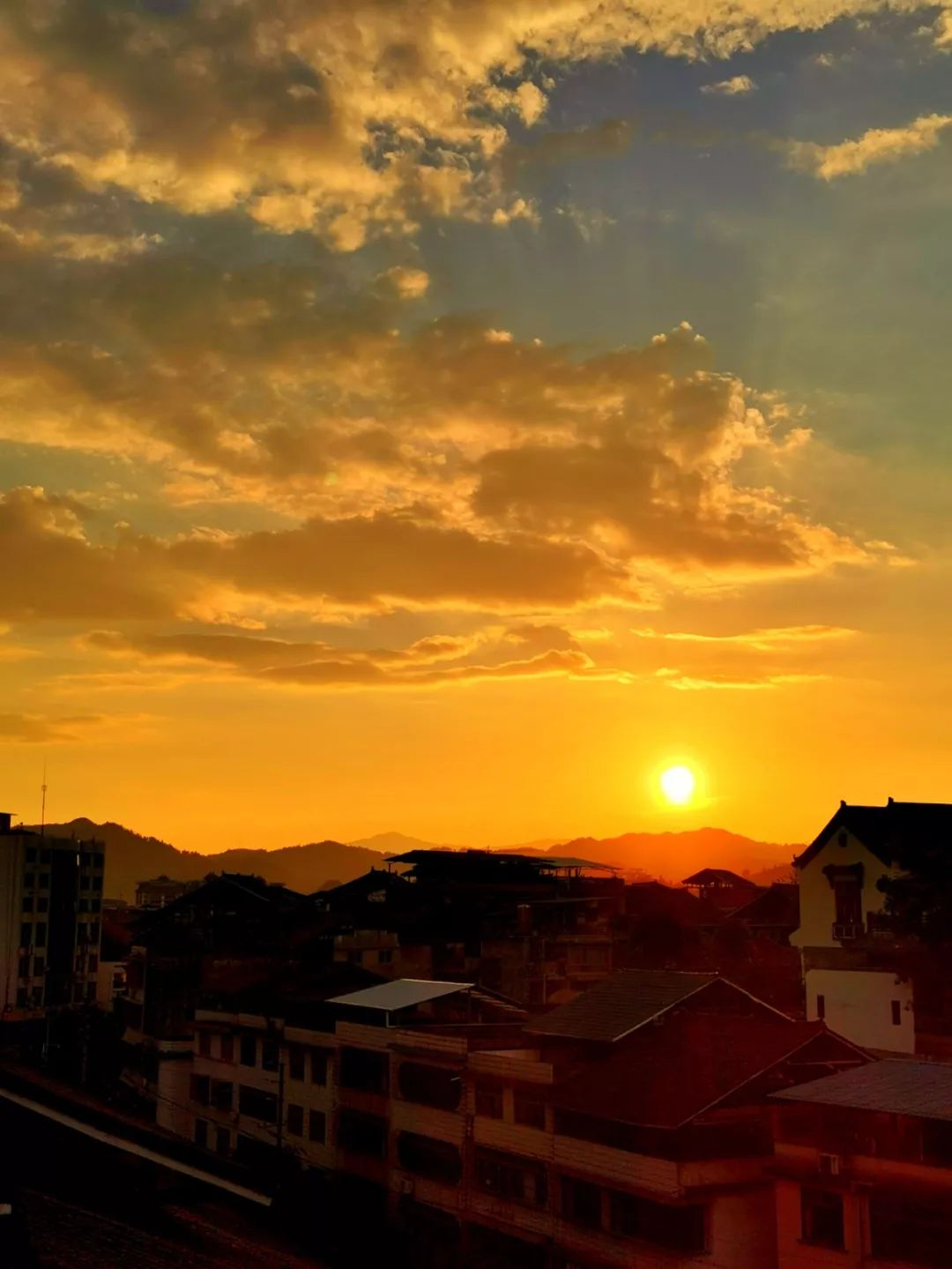 火炉山日落路线全新攻略，带你领略绝美夕阳之旅