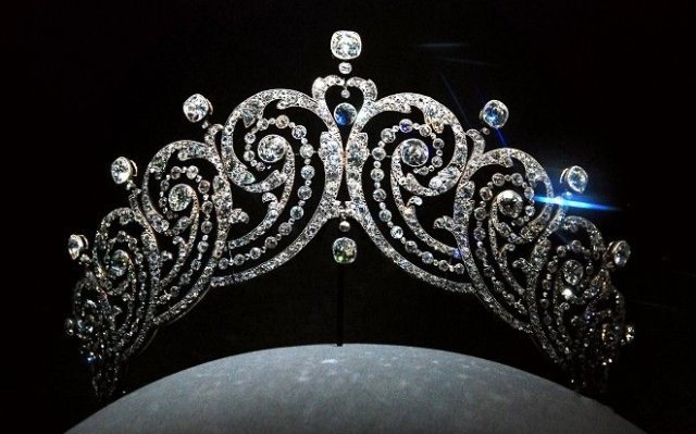 全球皇冠珠宝大揭秘，顶级珠宝品牌排名榜单！