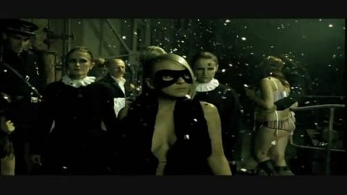 独家记忆，穿越时光回响的2011年