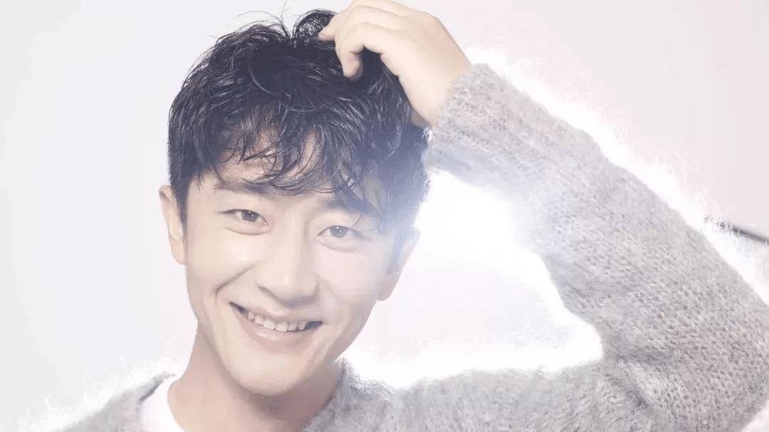 「独家揭秘」千亿总裁背后的低调人生，如何做到魅力与矜持并存？