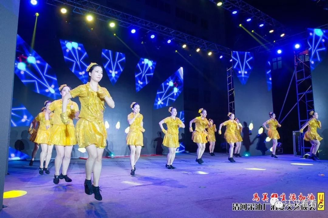 小依岸直播盛典，精彩视听盛宴，不容错过！