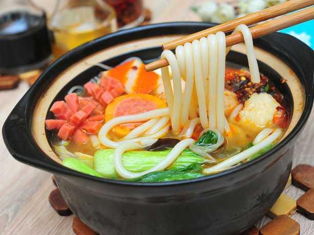 碳烤米线独家秘方，传统与创新完美融合，百度热推美食新风尚！