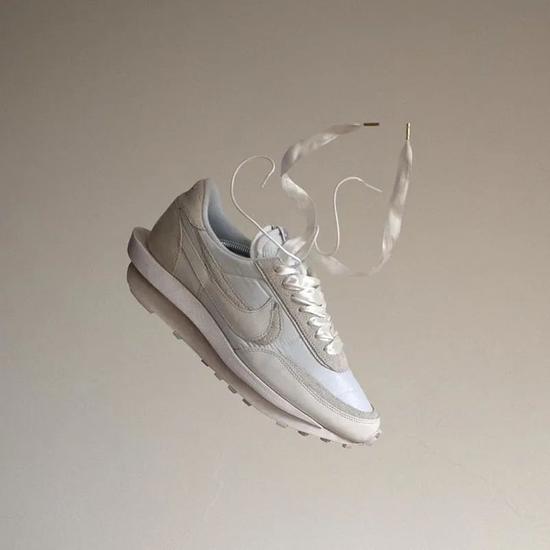 独家时尚新鞋合集，潮流趋势全方位展示图片