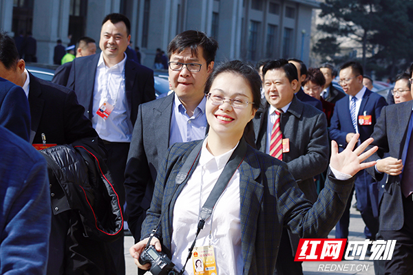 两会幕后故事揭秘，聚焦时代变迁的独家报道