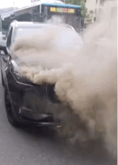 长沙突发自燃事故，安全警钟长鸣，重视安全至上之道