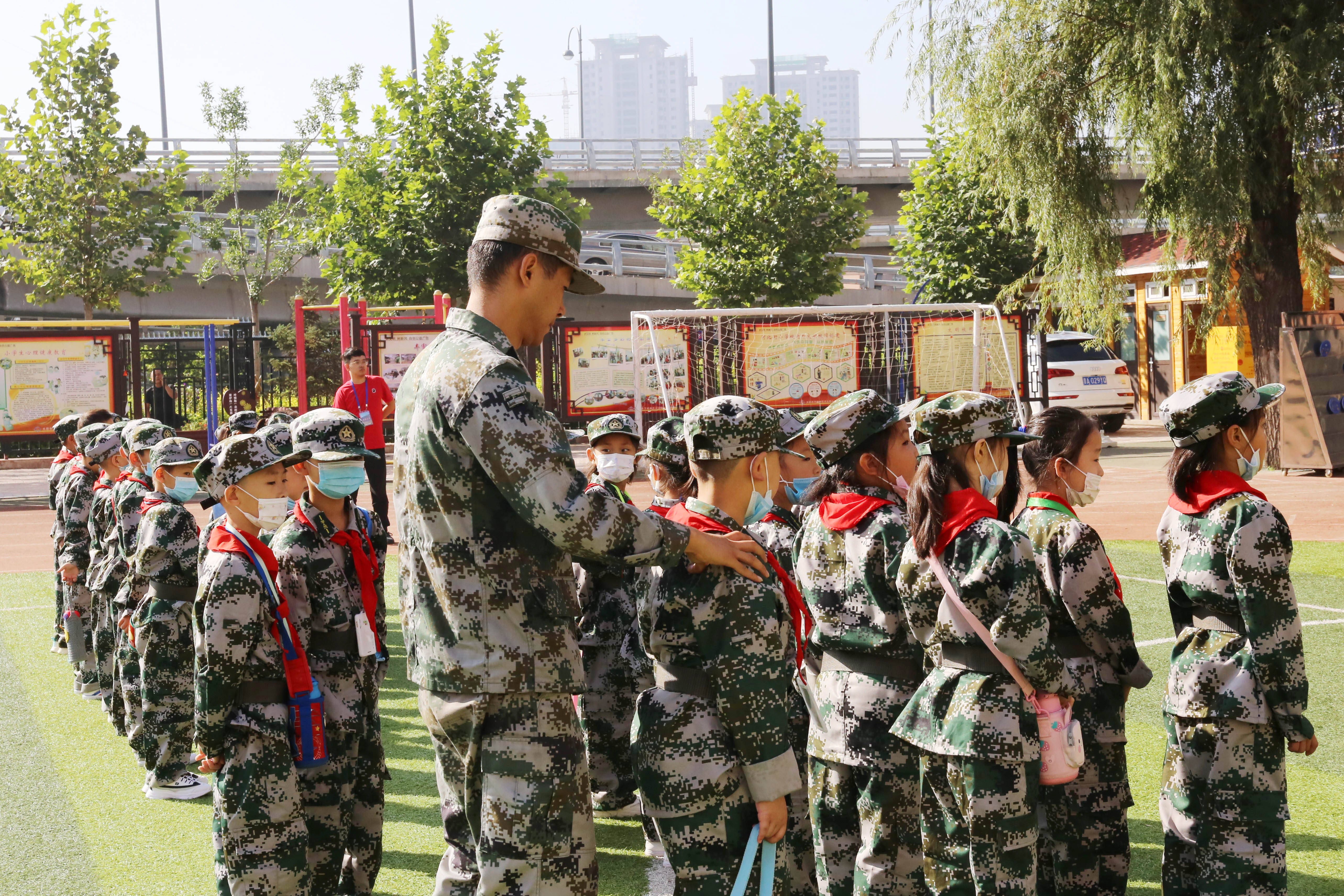 车炮场日落实行动，提升军事训练质量的关键举措