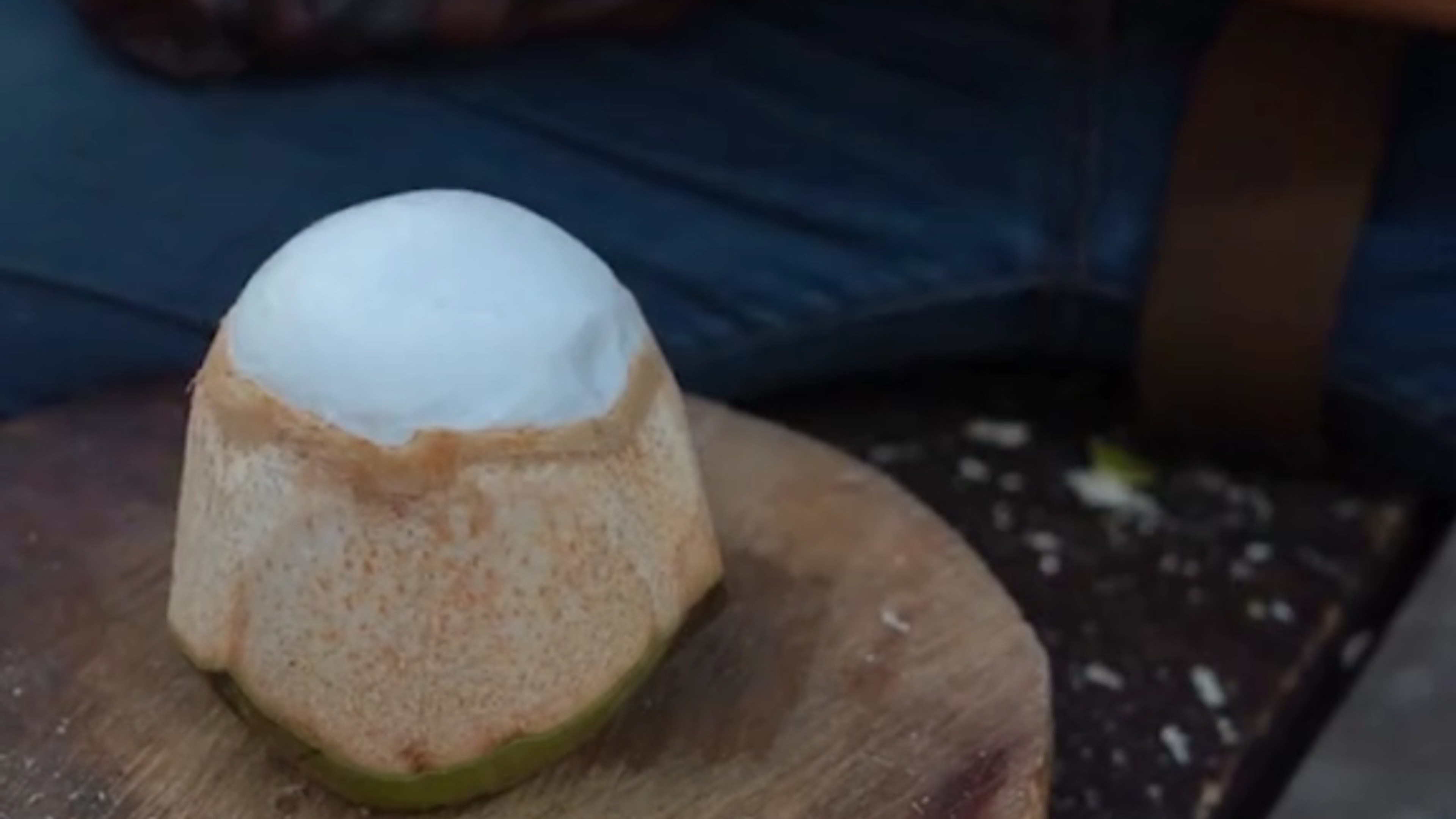 椰子削皮小技巧揭秘，轻松去皮，智慧生活