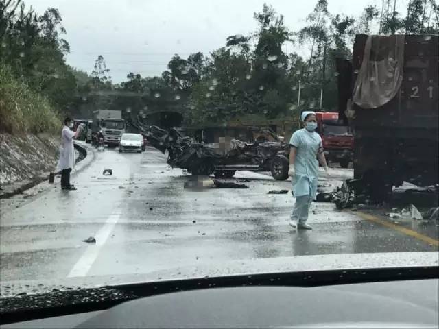 济南突发惨烈车祸事件，现场情况令人震惊！