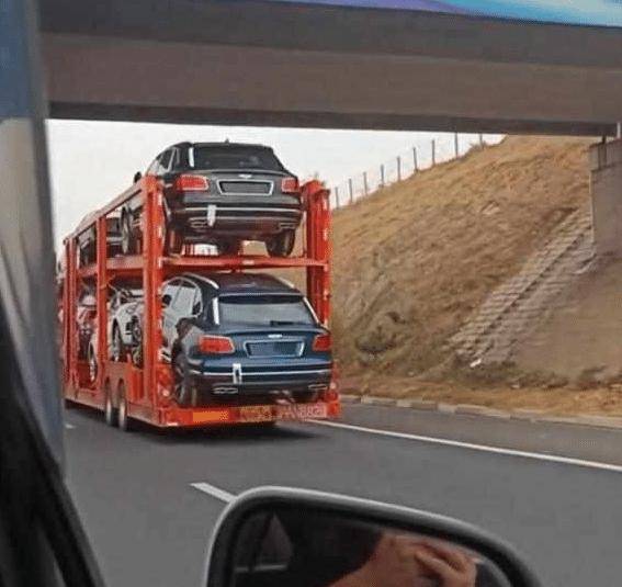 拖车司机意外走红，媒体邂逅引爆视频播放热潮