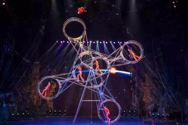 全球最炫演出之旅大揭秘，世界巡回舞台排名榜单！