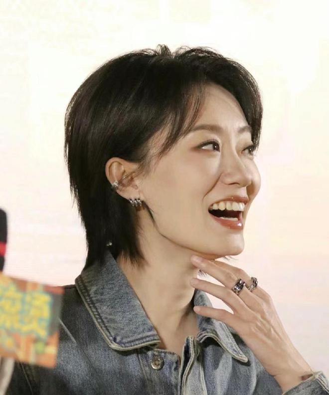 「2024年女性发型流行趋势，最新图案、设计灵感大揭秘！」